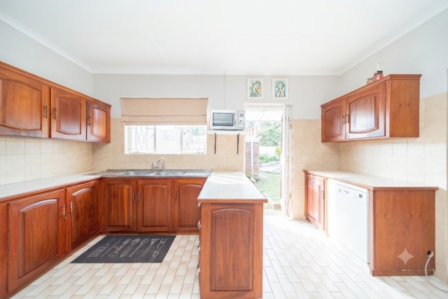 To Let 4 Bedroom Property for Rent in Baysville Eastern Cape
